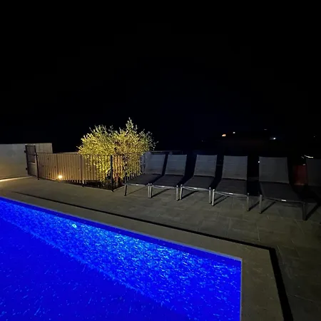 Beautiful With View Villa Mugeba